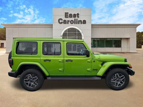 New 2026 Jeep Wrangler Unlimited Sahara AWD/4WD image 2