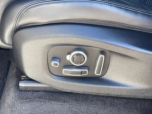 Used 2019 Land Rover Range Rover Sport SVR image 17