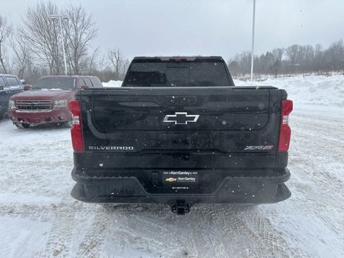 Used 2022 Chevrolet Silverado 1500 ZR2 w/ Technology Package image 7