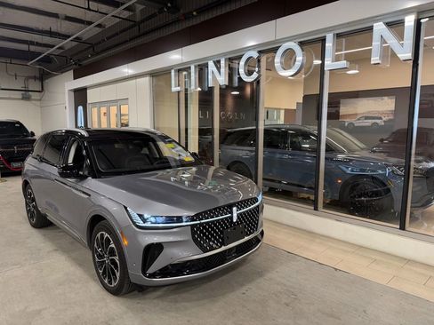 Used 2024 Lincoln Nautilus Reserve w/ Equipment Group 202A image 5