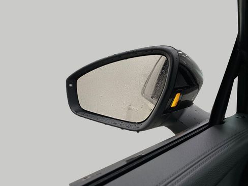 New 2026 Volkswagen Tiguan SE R-Line image 19