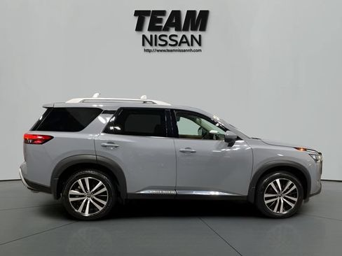 Certified 2025 Nissan Pathfinder Platinum w/ Cargo Package AWD/4WD image 8