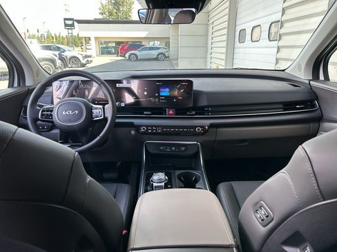 New 2026 Kia Carnival EX FWD image 16