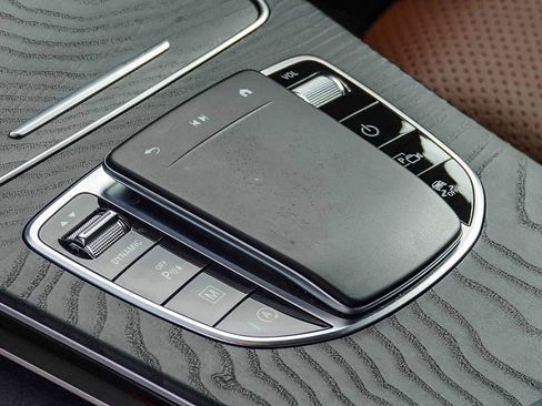 Certified 2022 Mercedes-Benz GLC 300 image 22