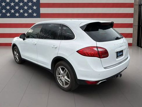 Used 2014 Porsche Cayenne Platinum Edition image 3