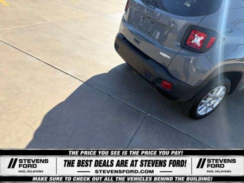 Used 2022 Jeep Renegade Latitude w/ Convenience Group AWD/4WD image 7