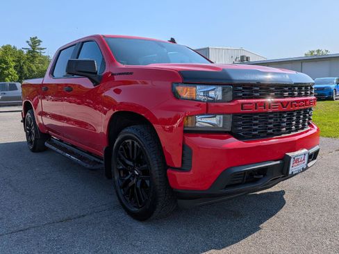 Used 2020 Chevrolet Silverado 1500 Custom w/ Custom Value Package AWD/4WD image 3