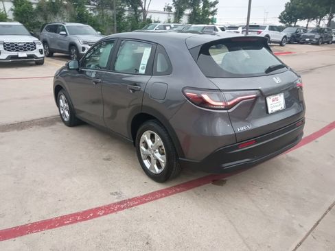 Used 2025 Honda HR-V LX image 8
