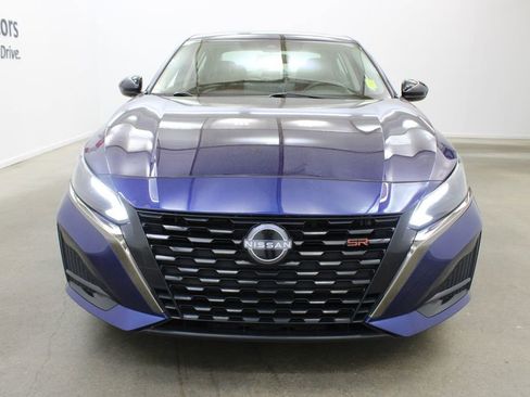 Used 2023 Nissan Altima 2.5 SR w/ SR Premium Package FWD image 7
