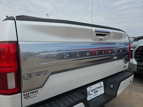 Used 2019 Ford F150 Platinum w/ Equipment Group 701A Luxury AWD/4WD image 6