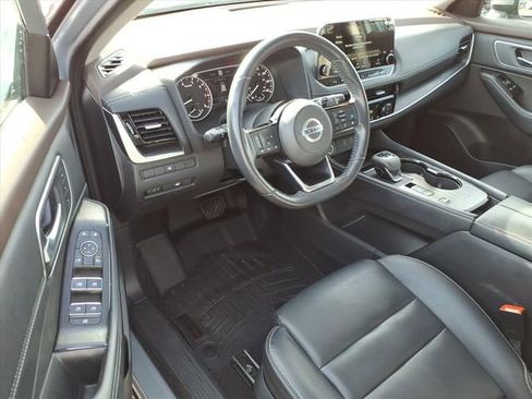 Used 2021 Nissan Rogue SL w/ Premium Package image 14