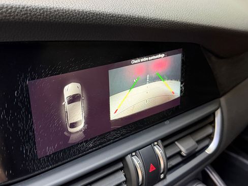 Used 2019 Alfa Romeo Giulia w/ Nero Edizione RWD image 45