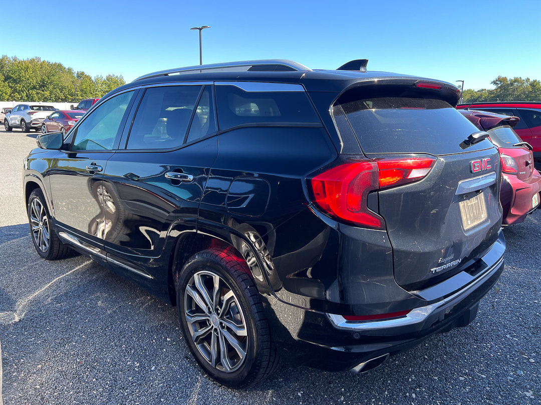 Used 2018 GMC Terrain Denali w/ Advanced Safety Package AWD/4WD image 3