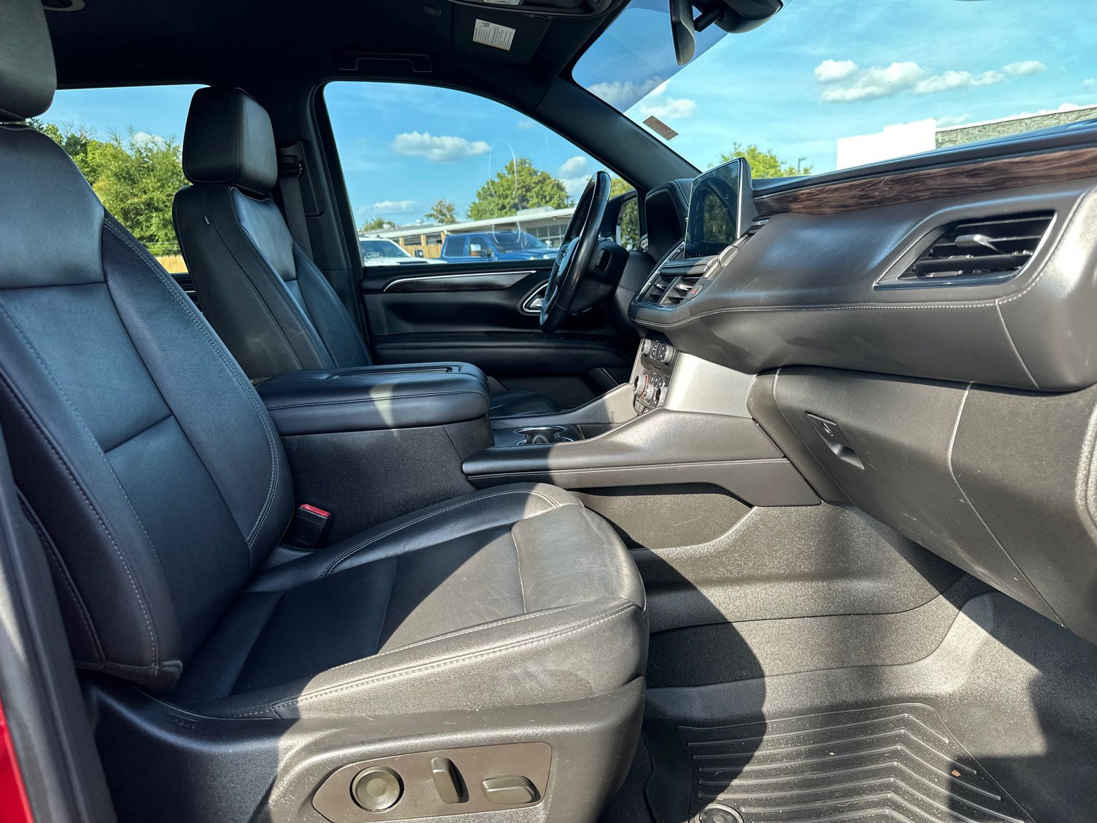 Used 2021 Chevrolet Suburban Z71 AWD/4WD image 21