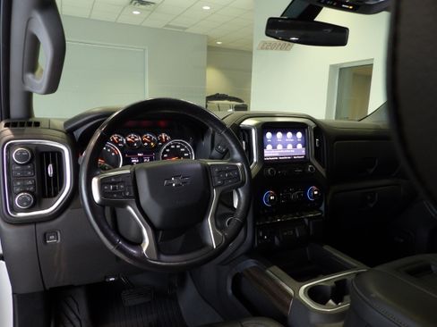 Used 2020 Chevrolet Silverado 1500 RST AWD/4WD image 16