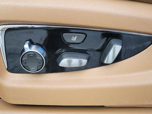 Used 2017 Cadillac Escalade ESV Platinum image 10