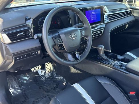 Certified 2025 Toyota Camry SE image 19