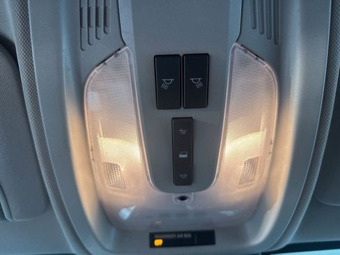 Used 2017 Chevrolet Equinox LT w/ Convenience Package image 32