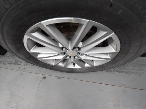 Certified 2022 Chevrolet Traverse LT image 9