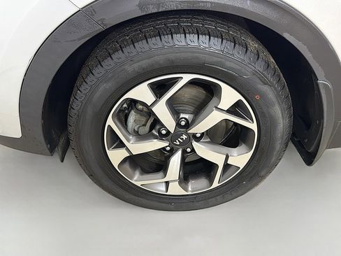 Used 2020 Kia Sportage LX image 13