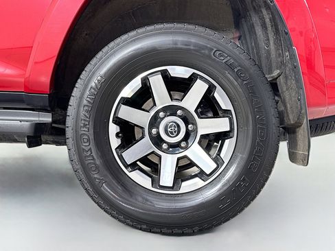 Certified 2024 Toyota 4Runner TRD Off-Road Premium AWD/4WD image 31