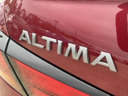 New 2025 Nissan Altima 2.5 SV image 9