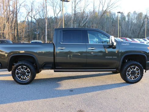 Used 2022 Chevrolet Silverado 3500 High Country w/ Z71 Off-Road Package image 8