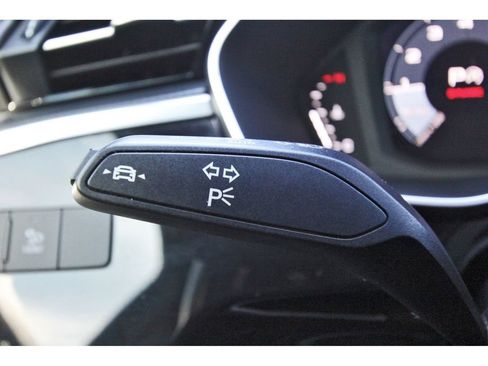 Used 2023 Audi Q3 2.0T Premium image 17