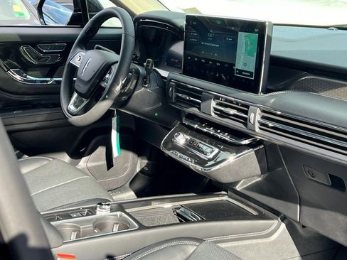 New 2026 Lincoln Corsair Grand Touring image 9