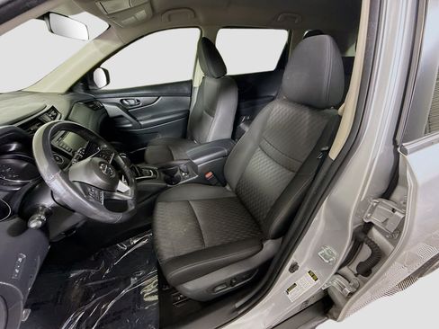 Used 2018 Nissan Rogue SV image 22