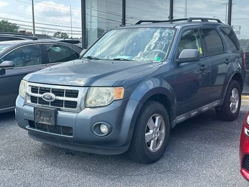 Used 2010 Ford Escape XLT FWD image 1