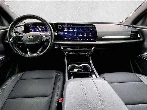 Used 2024 Chevrolet Traverse LT FWD image 16