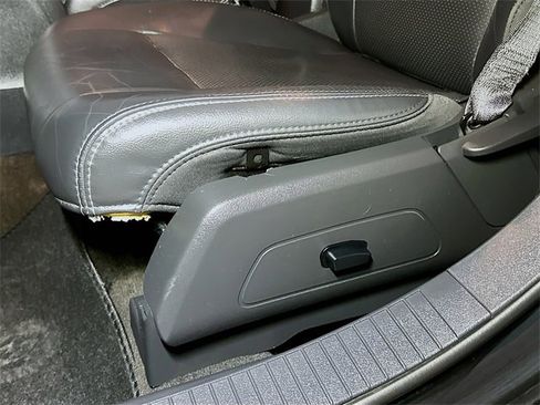 Used 2015 Jeep Compass High Altitude image 16