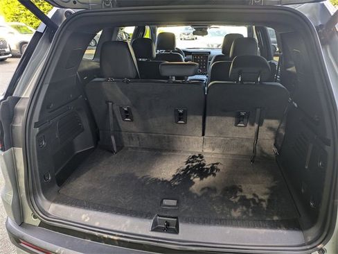 Used 2024 GMC Acadia Elevation image 31