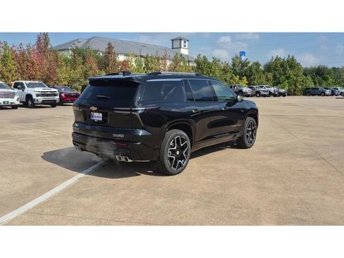 New 2026 Chevrolet Traverse High Country image 8