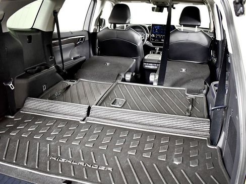 Used 2022 Toyota Highlander Platinum image 48