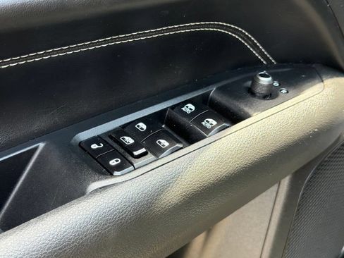 Used 2023 Jeep Compass Latitude AWD/4WD image 25
