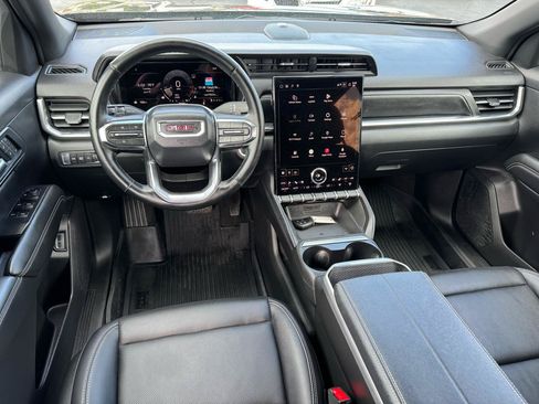 Used 2026 GMC Terrain Elevation w/ Elevation Premium Package FWD image 11