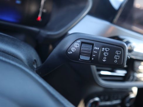 Used 2025 Ford Escape Active image 16