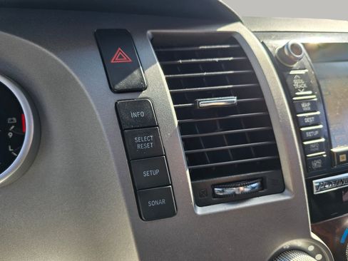 Used 2011 Toyota Tundra Limited w/ Platinum Pkg AWD/4WD image 8
