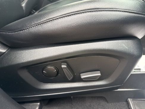 Used 2020 Ford Explorer XLT w/ Equipment Group 202A image 19