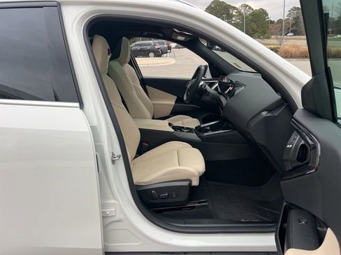 Used 2025 BMW X3 xDrive30i w/ Convenience Package image 30