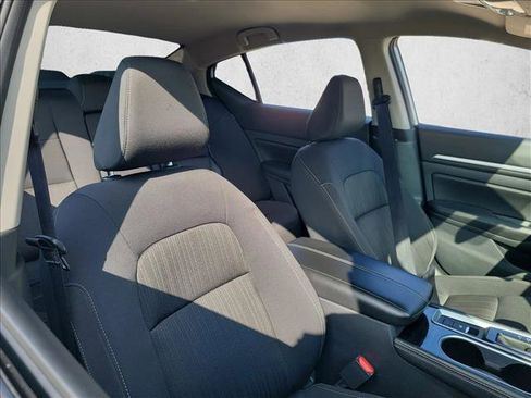 Used 2023 Nissan Altima 2.5 SV image 15