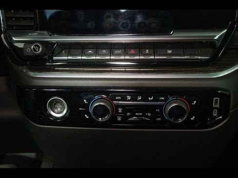 Used 2022 Chevrolet Silverado 1500 LT image 30