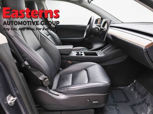 Used 2022 Tesla Model Y Long Range image 21