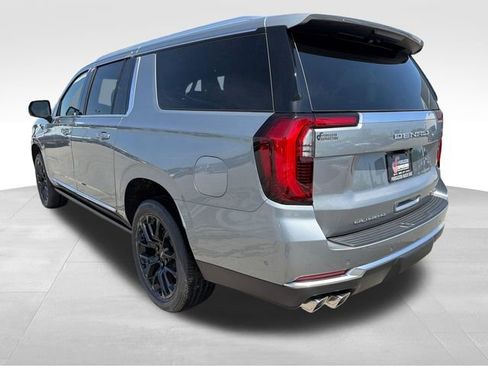 New 2026 GMC Yukon XL Denali w/ Denali Reserve Package AWD/4WD image 5