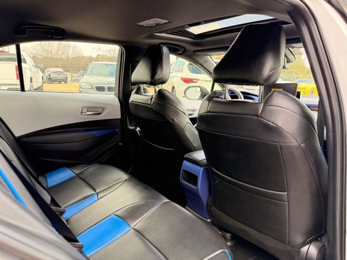 Used 2020 Toyota Corolla SE w/ SE Premium Package image 32