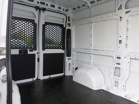 New 2025 RAM ProMaster 2500 w/ Quick Order Package 22G SLT image 26