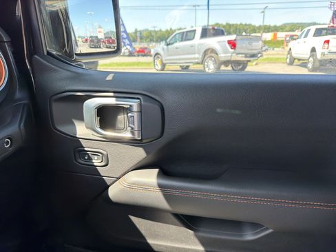 Used 2022 Jeep Gladiator Mojave w/ LED Lighting Group AWD/4WD image 26