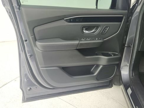 Used 2025 Honda Pilot EX-L image 24